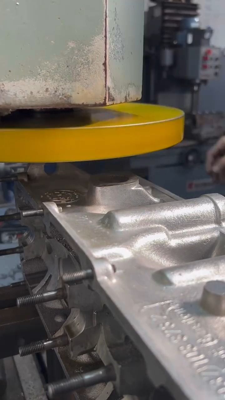 Brunidora trabalhando no cilindro